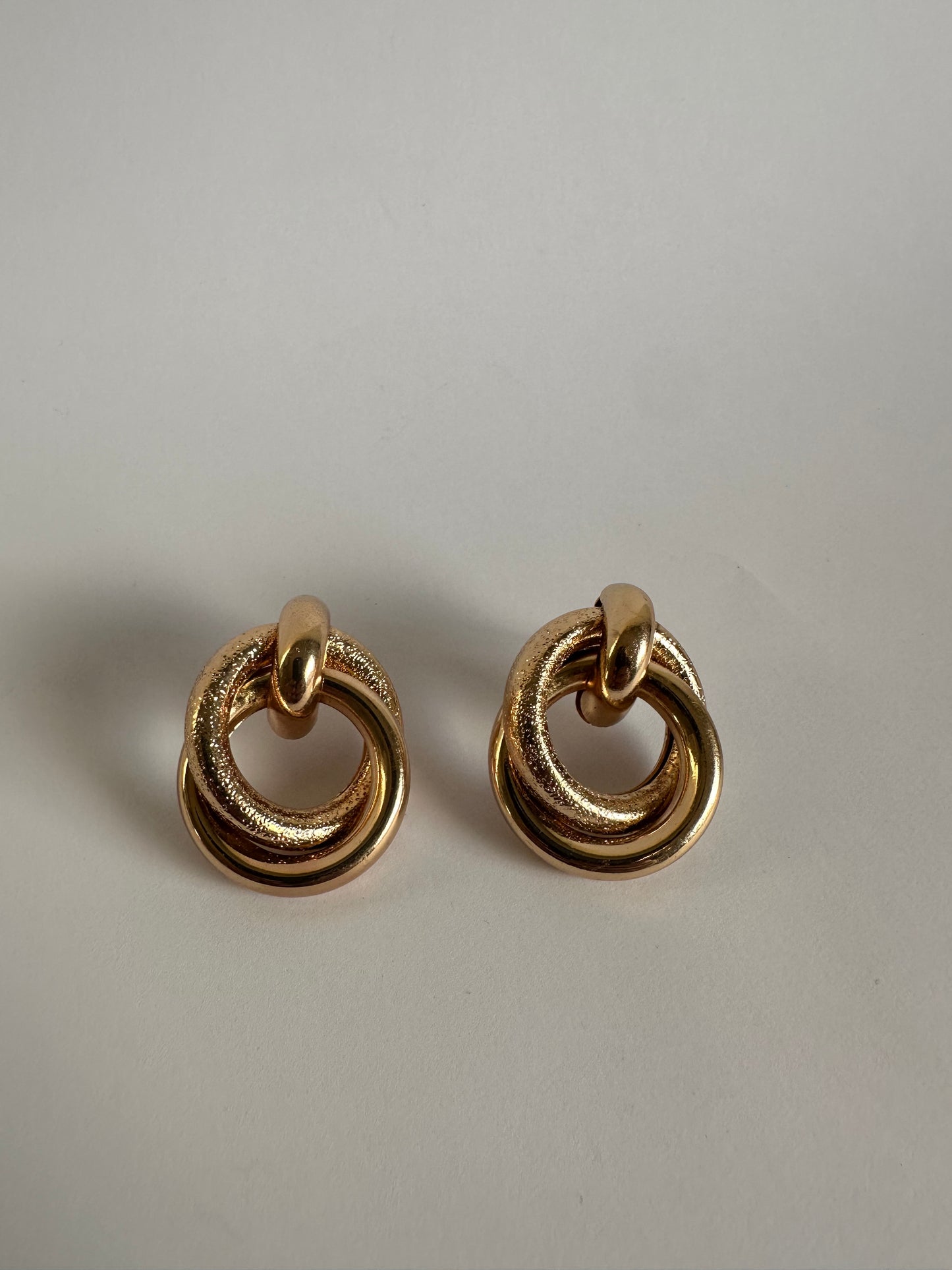 Elegant Double Hoop Earrings (Gold)