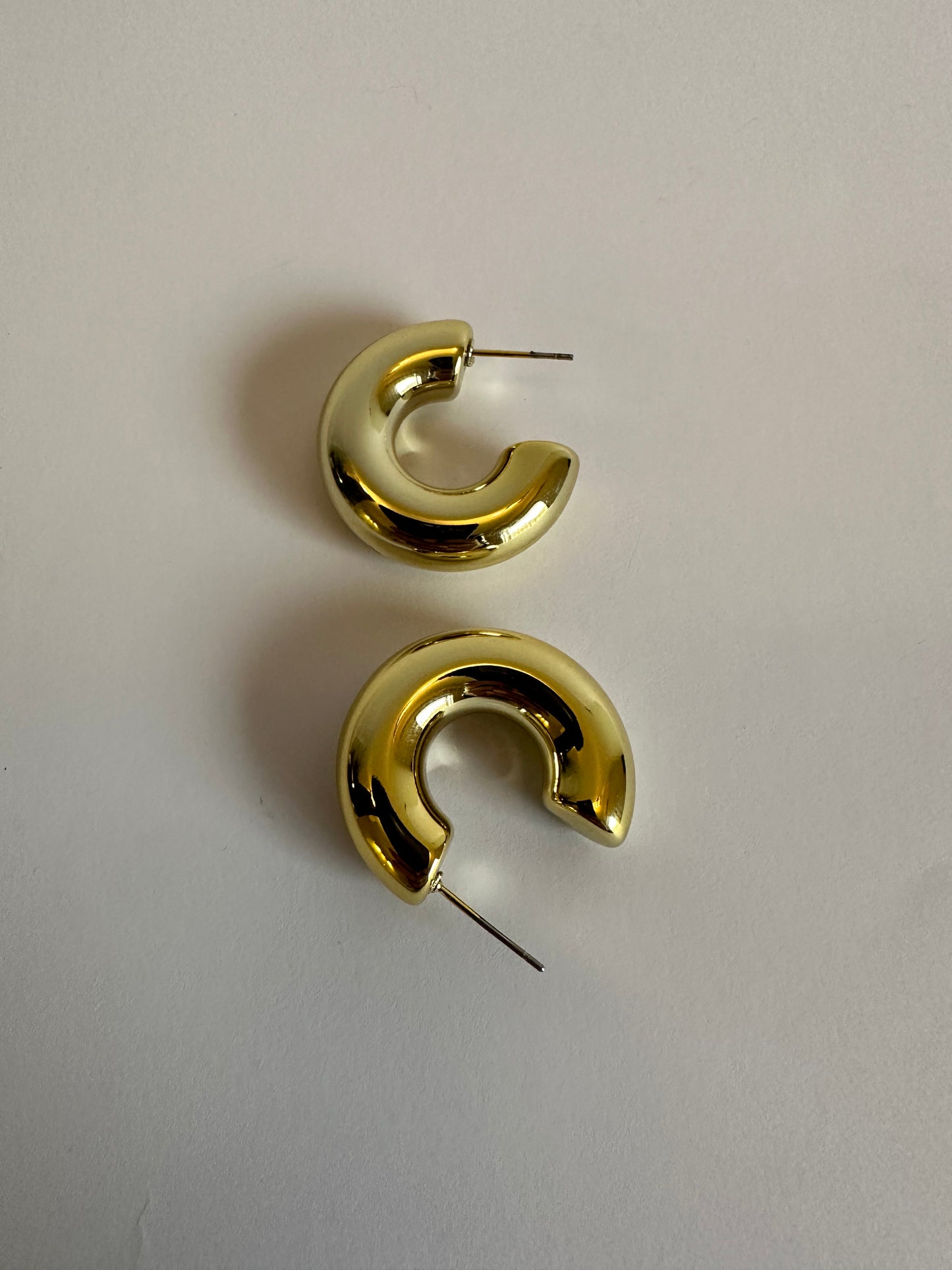 Classic Hoop Earrings (Gold)