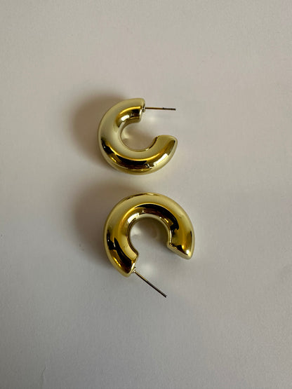 Classic Hoop Earrings (Gold)