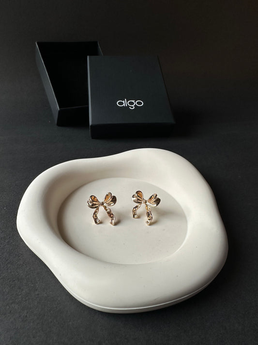 Wire Bow Earrings (Gold)